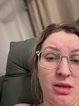 Snapshot of Teya_moon_ chatting on 02-08-25, 07:05 Teya moon  online show from 02-08-25, 07:05