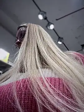 Snapshot of Teya_moon_ chatting on 02-19-25, 12:11 Teya moon  online show from 02-19-25, 12:11