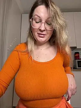 Teya moon  online show from 11-02-25, 07:16