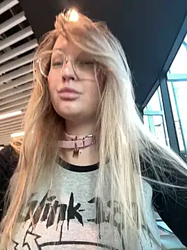 Teya moon  online show from 03-12-26, 02:34