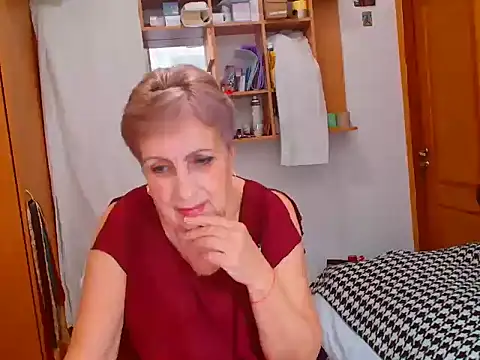 Snapshot of Victoria5643 chatting on 12-14-24, 08:18 Victoria5643 online show from 12-14-24, 08:18