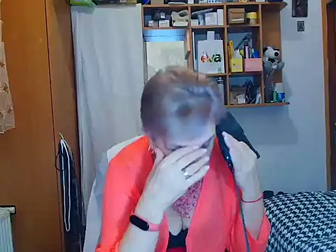 Snapshot of Victoria5643 chatting on 02-08-25, 06:01 Victoria5643 online show from 02-08-25, 06:01