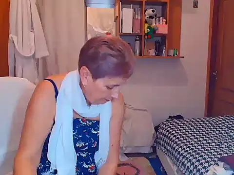 Snapshot of Victoria5643 chatting on 02-21-25, 10:37 Victoria5643 online show from 02-21-25, 10:37