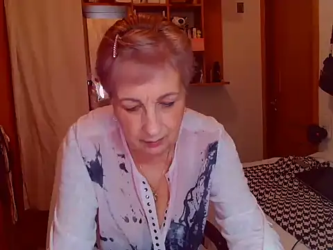 Snapshot of Victoria5643 chatting on 03-05-25, 08:10 Victoria5643 online show from 03-05-25, 08:10