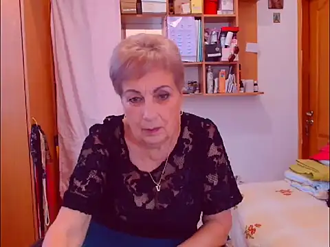 Snapshot of Victoria5643 chatting on 09-27-25, 02:55 Victoria5643 online show from 09-27-25, 02:55