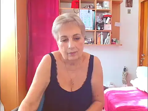 Snapshot of Victoria5643 chatting on 10-15-25, 09:53 Victoria5643 online show from 10-15-25, 09:53