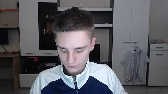 Snapshot of angryzan chatting on 12-25-24, 11:11 angryzan online show from 12-25-24, 11:11