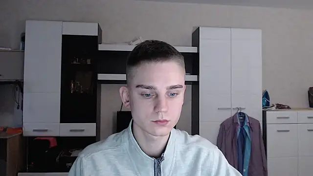 Snapshot of angryzan chatting on 01-09-25, 09:48 angryzan online show from 01-09-25, 09:48