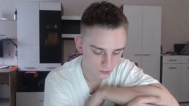 Snapshot of angryzan chatting on 01-15-25, 10:06 angryzan online show from 01-15-25, 10:06