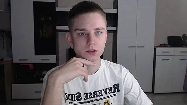 Snapshot of angryzan chatting on 01-20-25, 04:32 angryzan online show from 01-20-25, 04:32