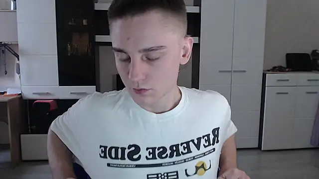 Snapshot of angryzan chatting on 01-20-25, 07:36 angryzan online show from 01-20-25, 07:36