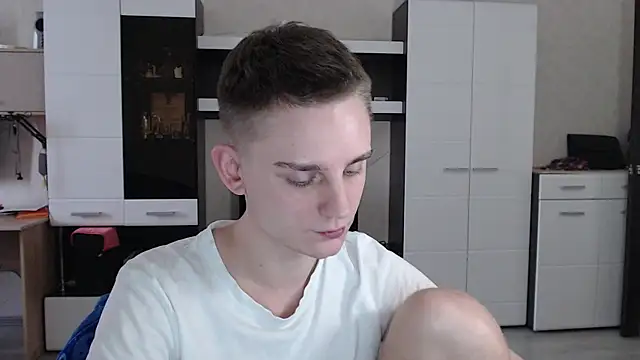 Snapshot of angryzan chatting on 01-27-25, 09:55 angryzan online show from 01-27-25, 09:55