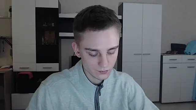 Snapshot of angryzan chatting on 02-04-25, 10:21 angryzan online show from 02-04-25, 10:21