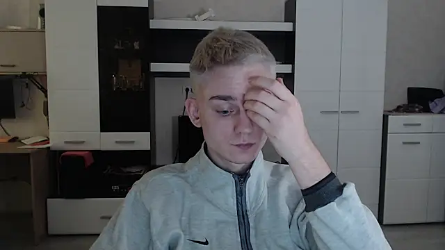 Snapshot of angryzan chatting on 02-11-25, 10:48 angryzan online show from 02-11-25, 10:48