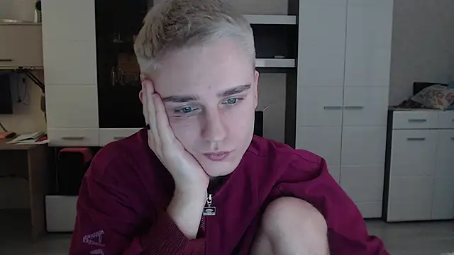 Snapshot of angryzan chatting on 02-12-25, 07:44 angryzan online show from 02-12-25, 07:44