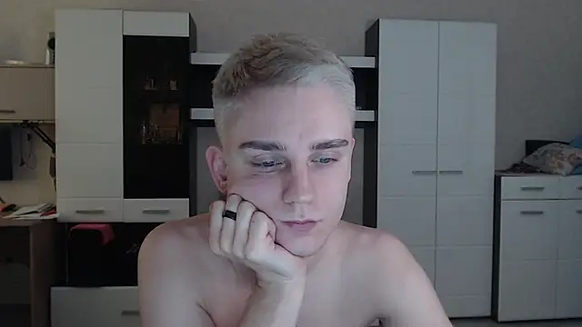 Snapshot of angryzan chatting on 02-12-25, 10:46 angryzan online show from 02-12-25, 10:46