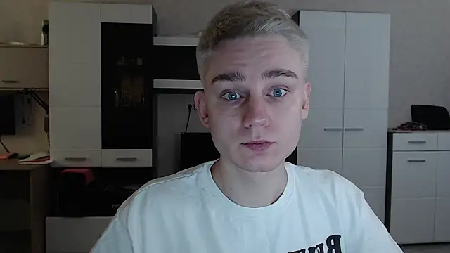 Snapshot of angryzan chatting on 02-17-25, 04:53 angryzan online show from 02-17-25, 04:53