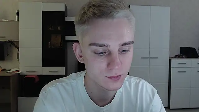 Snapshot of angryzan chatting on 02-17-25, 07:58 angryzan online show from 02-17-25, 07:58