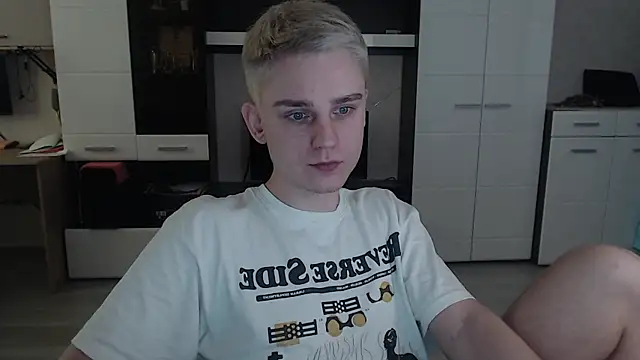 Snapshot of angryzan chatting on 02-18-25, 07:43 angryzan online show from 02-18-25, 07:43