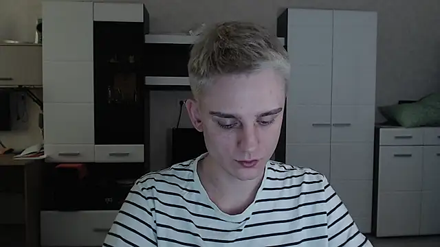 Snapshot of angryzan chatting on 02-20-25, 10:27 angryzan online show from 02-20-25, 10:27