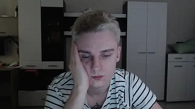 Snapshot of angryzan chatting on 02-21-25, 04:29 angryzan online show from 02-21-25, 04:29