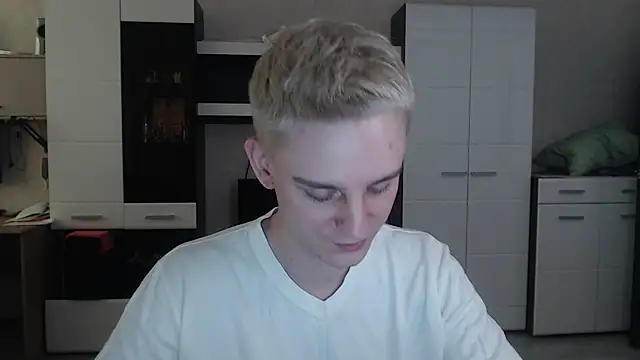 Snapshot of angryzan chatting on 02-21-25, 07:34 angryzan online show from 02-21-25, 07:34