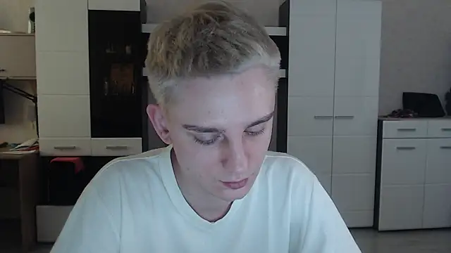 Snapshot of angryzan chatting on 02-24-25, 07:55 angryzan online show from 02-24-25, 07:55