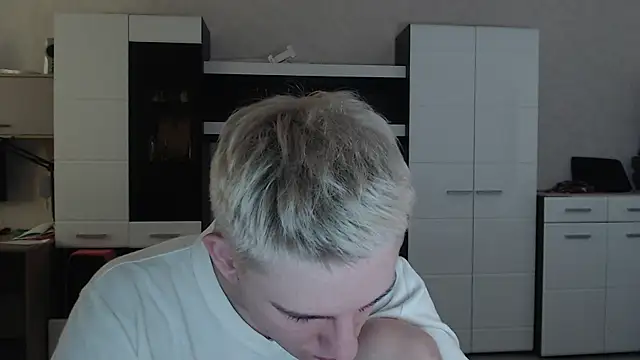 Snapshot of angryzan chatting on 02-24-25, 10:59 angryzan online show from 02-24-25, 10:59