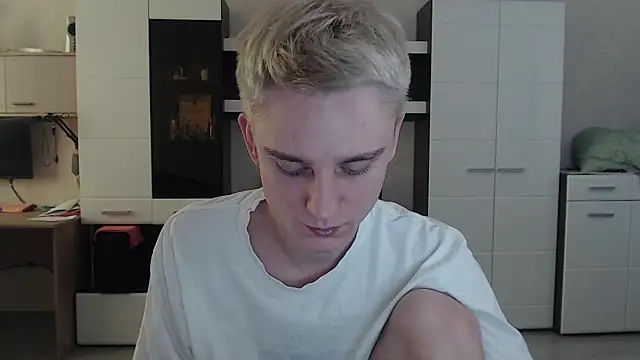 Snapshot of angryzan chatting on 02-27-25, 09:11 angryzan online show from 02-27-25, 09:11