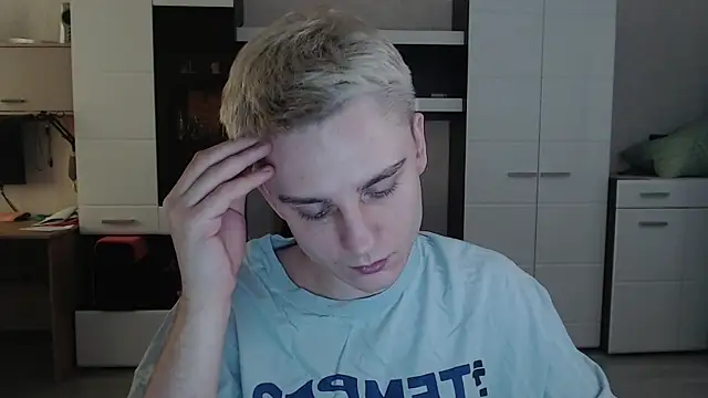 Snapshot of angryzan chatting on 02-28-25, 07:37 angryzan online show from 02-28-25, 07:37