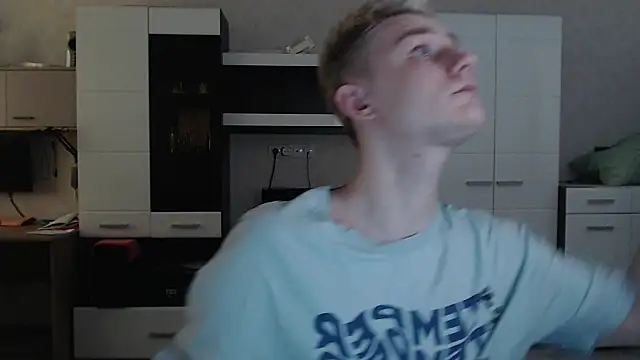 Snapshot of angryzan chatting on 02-28-25, 10:41 angryzan online show from 02-28-25, 10:41