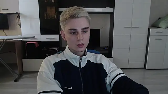 Snapshot of angryzan chatting on 03-03-25, 08:49 angryzan online show from 03-03-25, 08:49