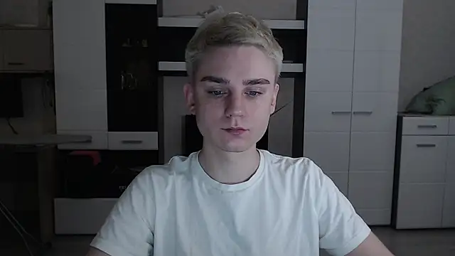 Snapshot of angryzan chatting on 03-05-25, 04:13 angryzan online show from 03-05-25, 04:13