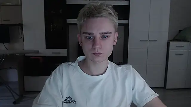 Snapshot of angryzan chatting on 03-06-25, 04:41 angryzan online show from 03-06-25, 04:41