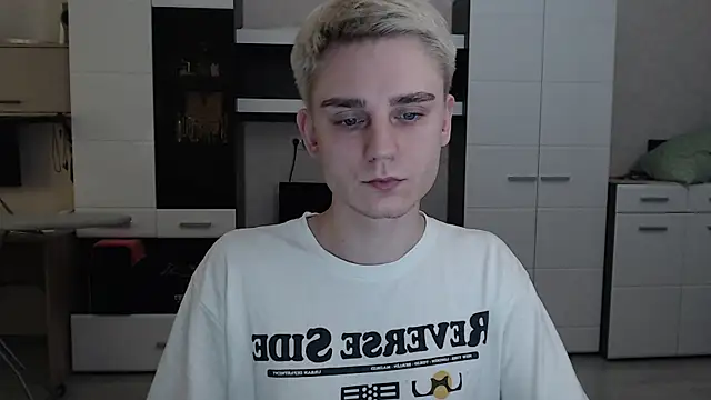 Snapshot of angryzan chatting on 03-07-25, 10:56 angryzan online show from 03-07-25, 10:56