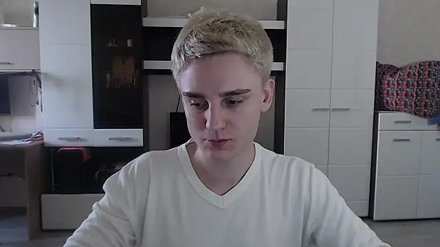 Snapshot of angryzan chatting on 03-11-25, 11:44 angryzan online show from 03-11-25, 11:44