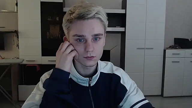 Snapshot of angryzan chatting on 03-18-25, 07:19 angryzan online show from 03-18-25, 07:19