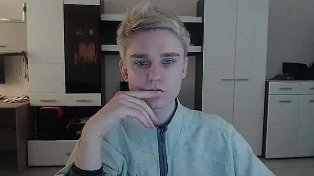 Snapshot of angryzan chatting on 03-19-25, 04:14 angryzan online show from 03-19-25, 04:14