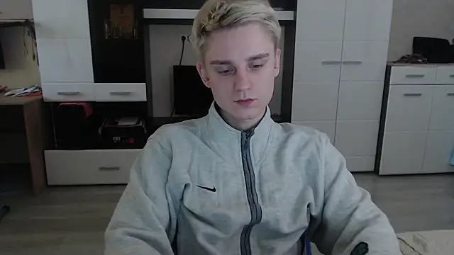 Snapshot of angryzan chatting on 03-19-25, 07:18 angryzan online show from 03-19-25, 07:18