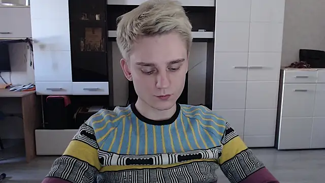 Snapshot of angryzan chatting on 03-20-25, 10:54 angryzan online show from 03-20-25, 10:54