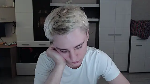 Snapshot of angryzan chatting on 03-21-25, 07:00 angryzan online show from 03-21-25, 07:00