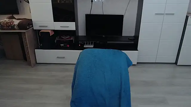 Snapshot of angryzan chatting on 10-08-25, 05:27 angryzan online show from 10-08-25, 05:27