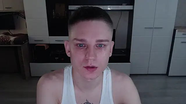 Snapshot of angryzan chatting on 10-20-25, 04:46 angryzan online show from 10-20-25, 04:46