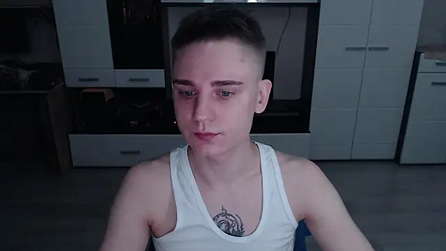 Snapshot of angryzan chatting on 10-22-25, 04:35 angryzan online show from 10-22-25, 04:35