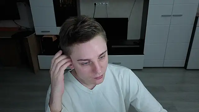 Snapshot of angryzan chatting on 11-28-25, 04:04 angryzan online show from 11-28-25, 04:04