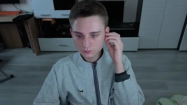 Snapshot of angryzan chatting on 11-29-25, 11:24 angryzan online show from 11-29-25, 11:24