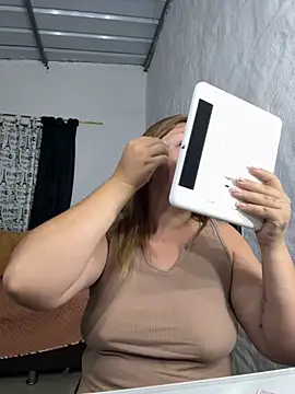 Snapshot of Sofia_Queen17 chatting on 11-06-25, 10:49 Sofia Queen17 online show from 11-06-25, 10:49