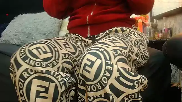 Snapshot of hairy_pussywet chatting on 12-19-24, 07:07 hairy pussywet online show from 12-19-24, 07:07