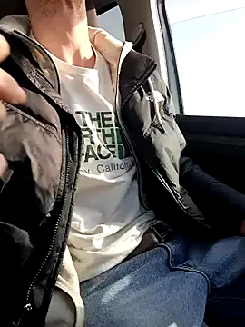 Snapshot of Zeefy chatting on 02-08-25, 11:55 Zeefy online show from 02-08-25, 11:55
