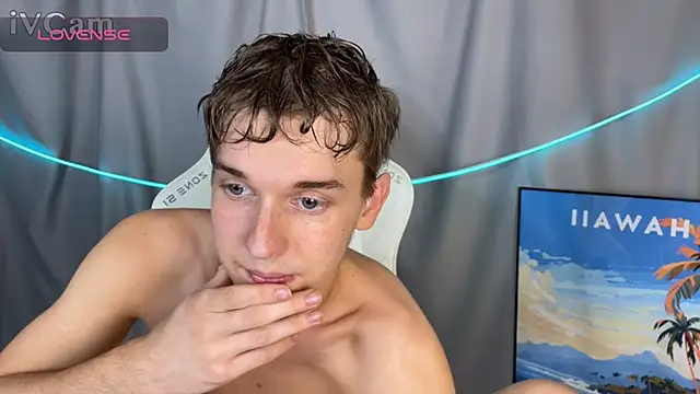 Snapshot of 4ever_dude chatting on 11-14-25, 12:37 4ever dude online show from 11-14-25, 12:37